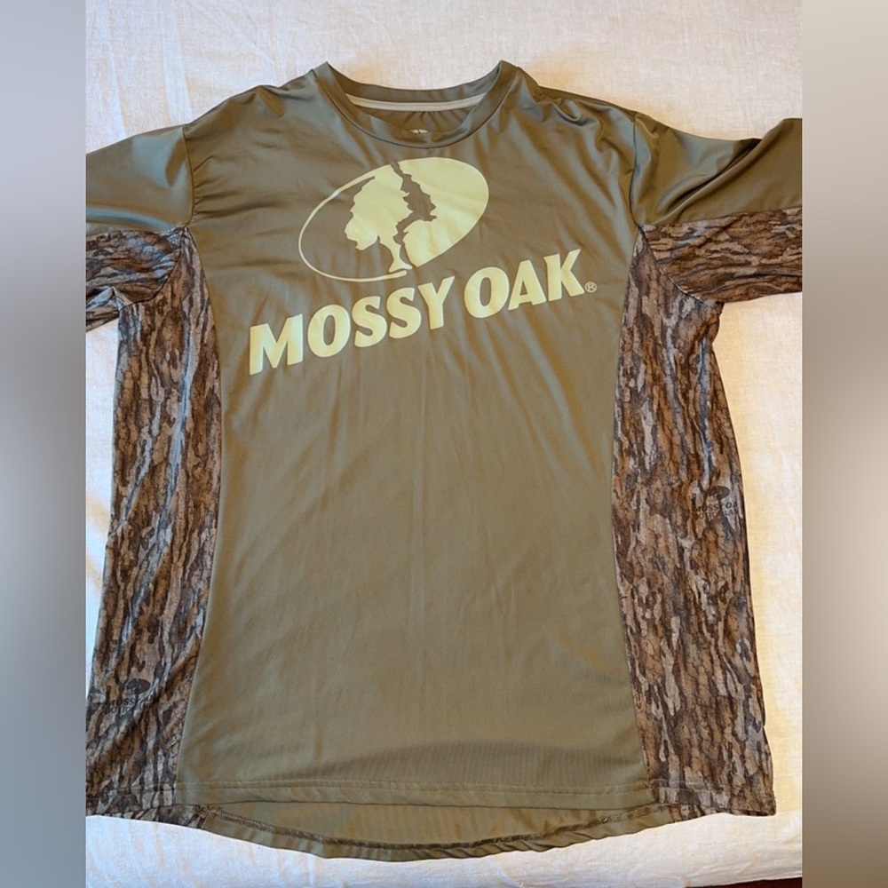 Men’s Mossy Oak tee shirt